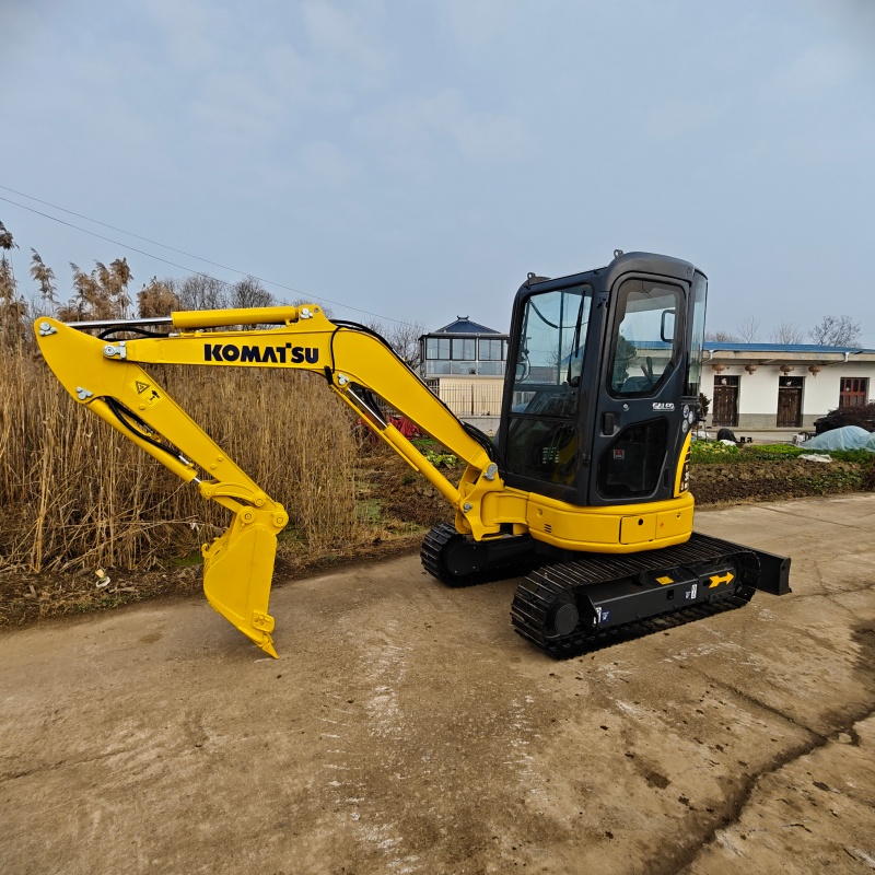 Komatsu 35 image 2