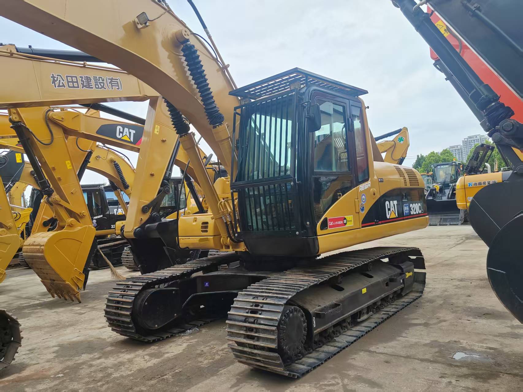 Caterpillar 320C image 2
