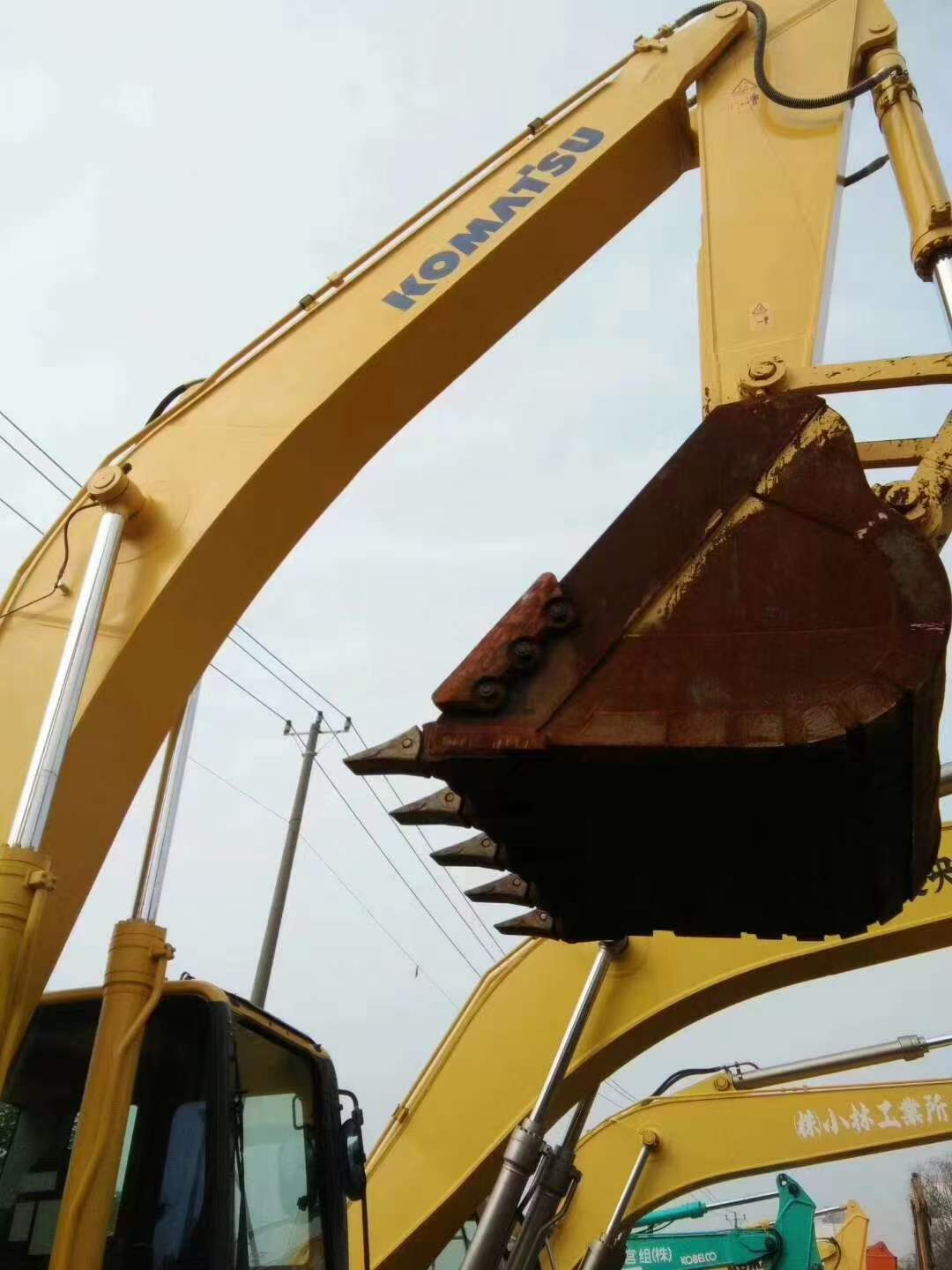 Komatsu 350-8 image 2