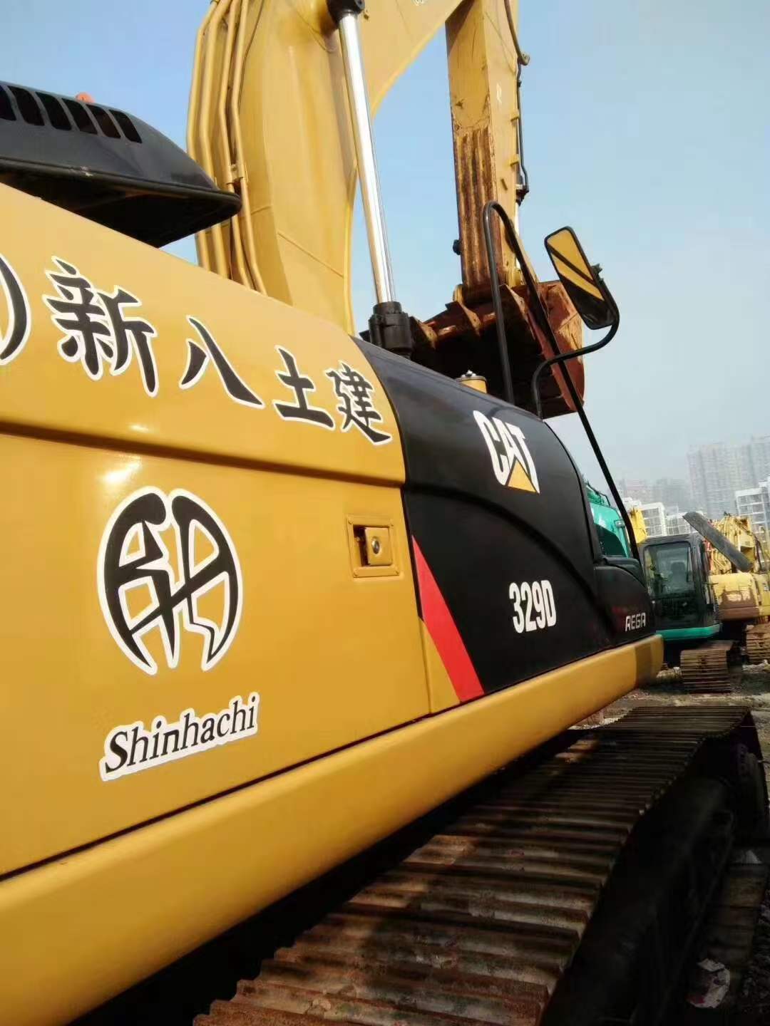 Caterpillar 329D image 2