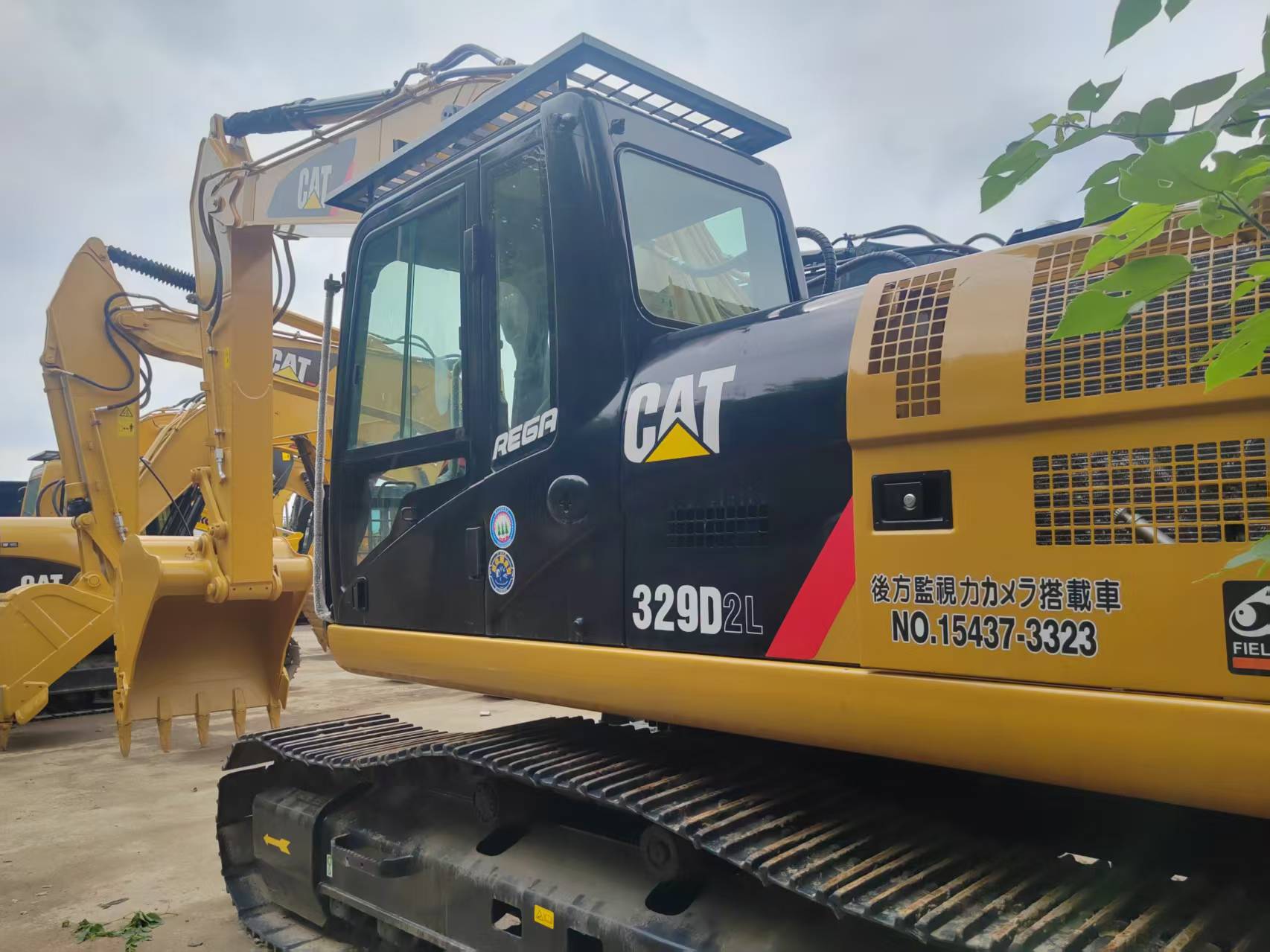 Caterpillar 329D 2 image 2