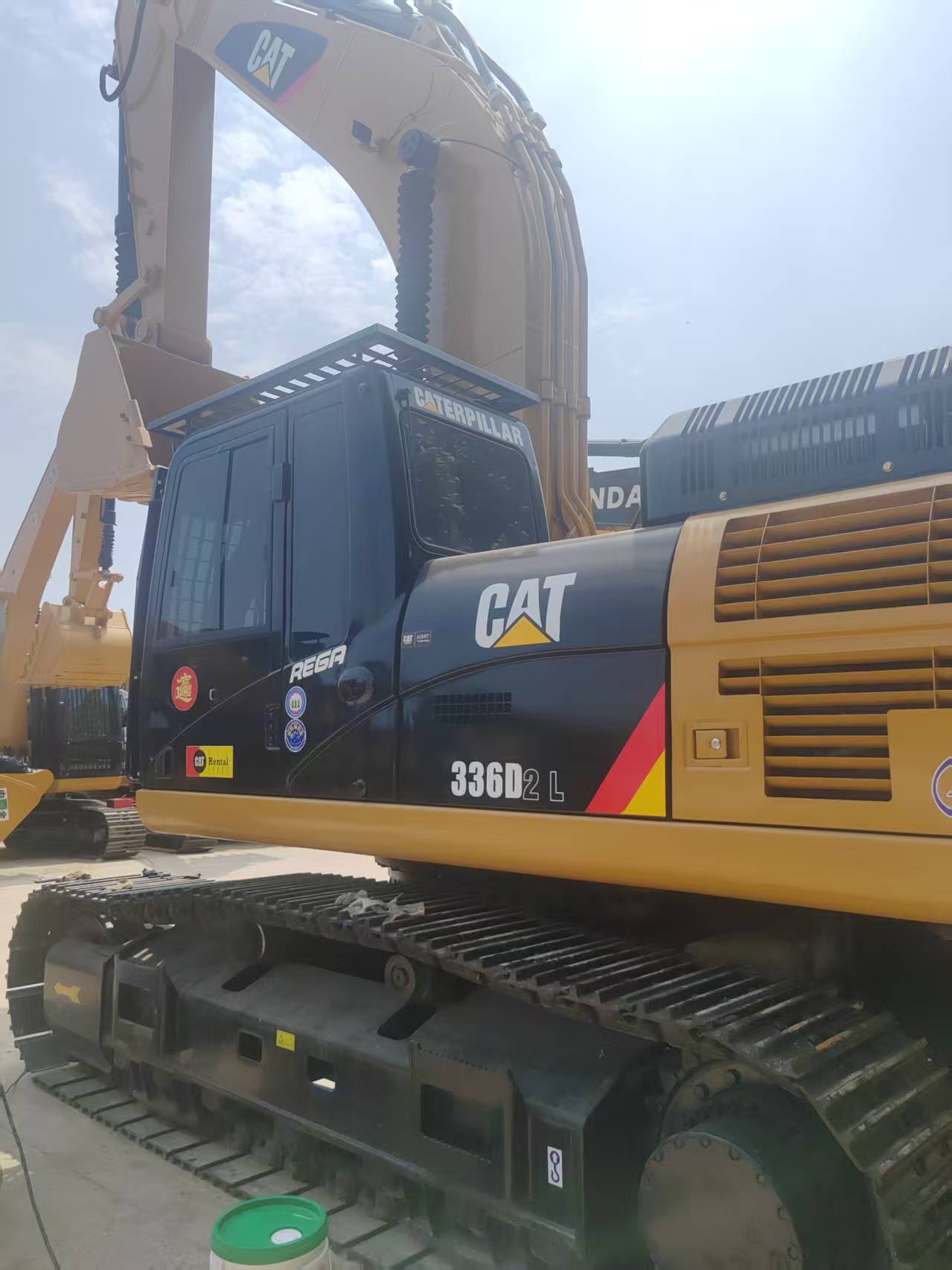 Caterpillar 336D2L image 2