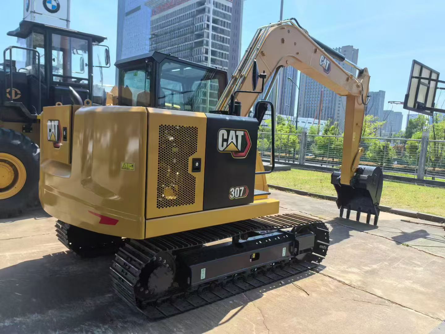 Caterpillar 307 image 2
