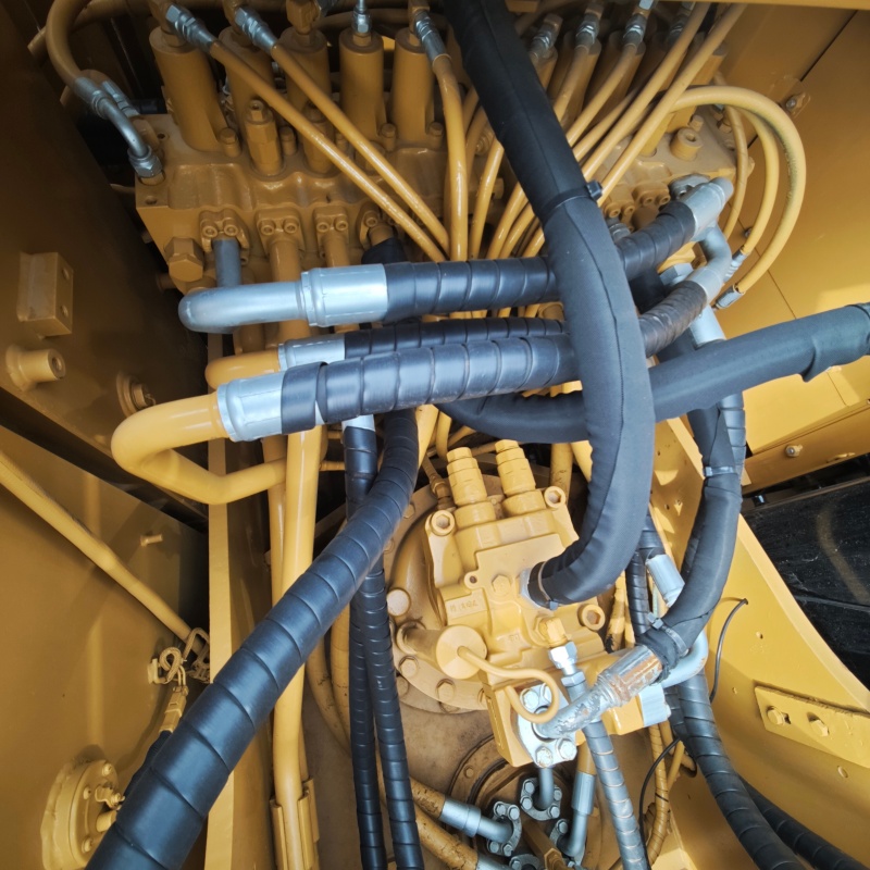 Caterpillar 324D image 11