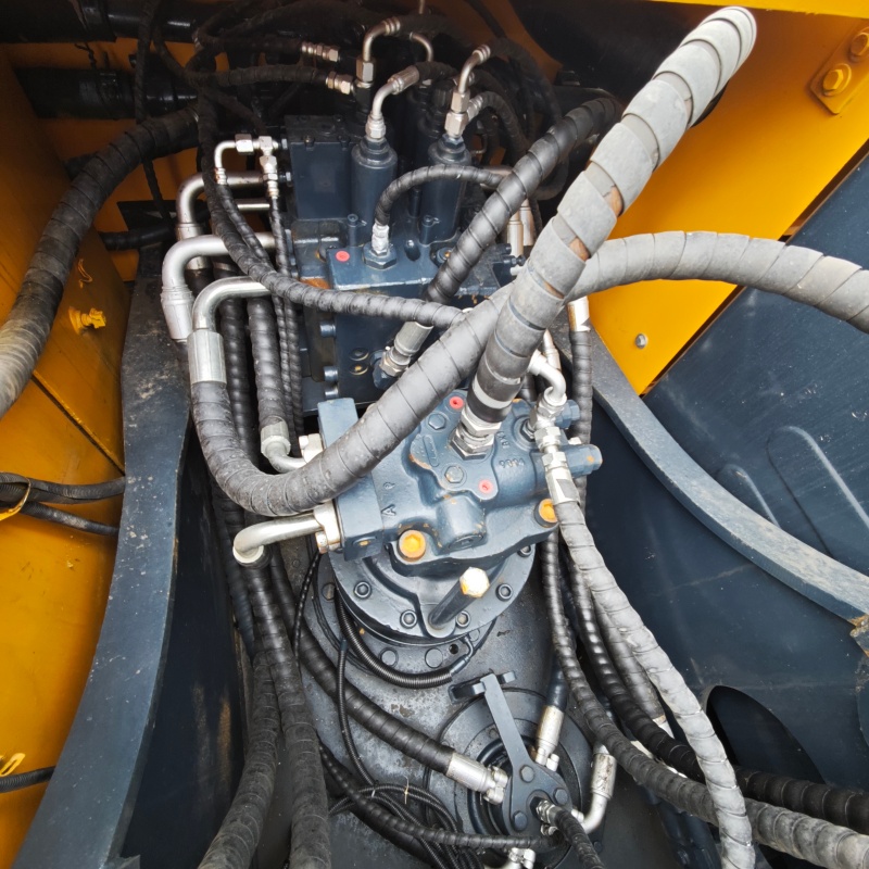 Hyundai 220HD image 12
