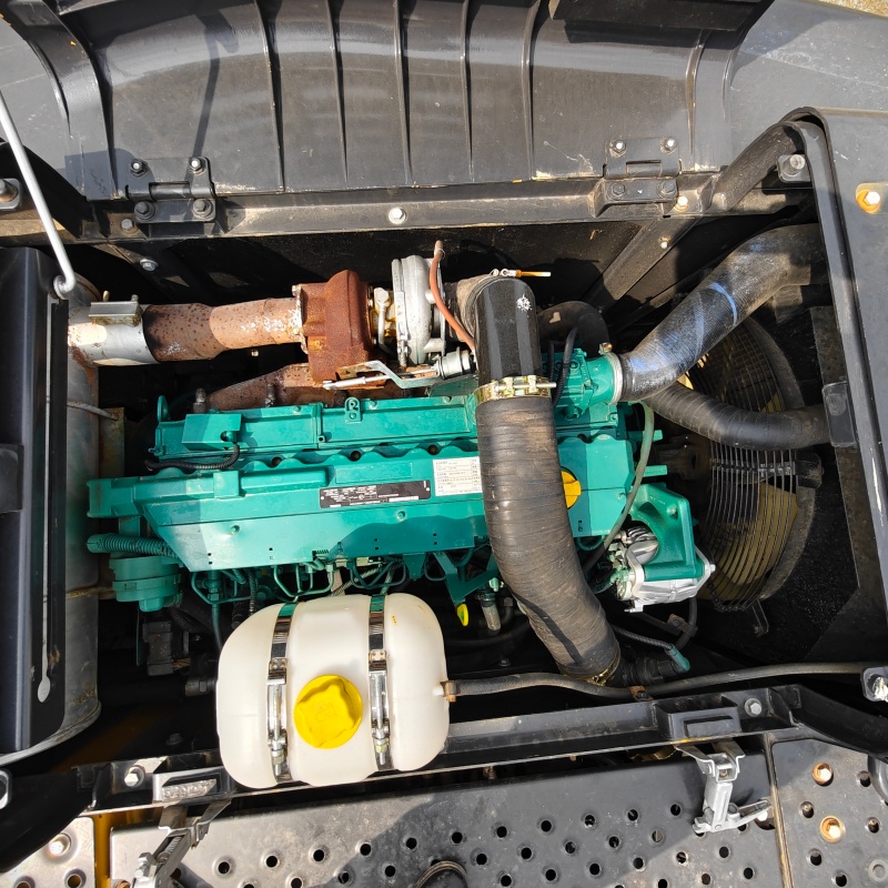 Volvo 240 image 12