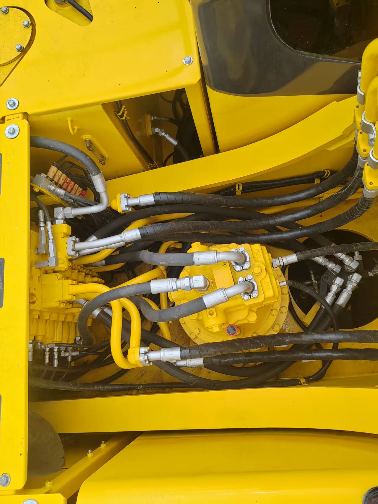 Komatsu 300-8 image 10