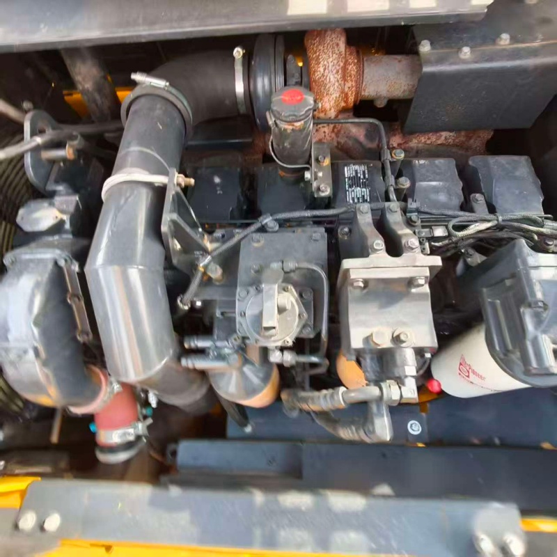 Komatsu 400-8R image 13