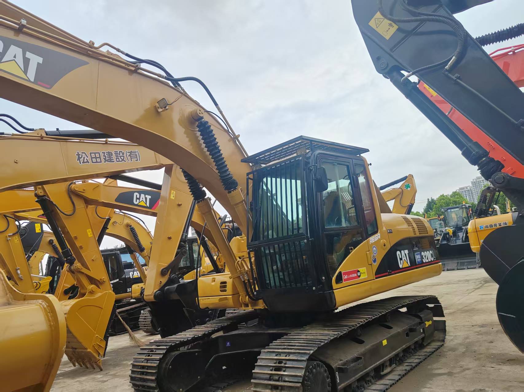 Caterpillar 320C image 3