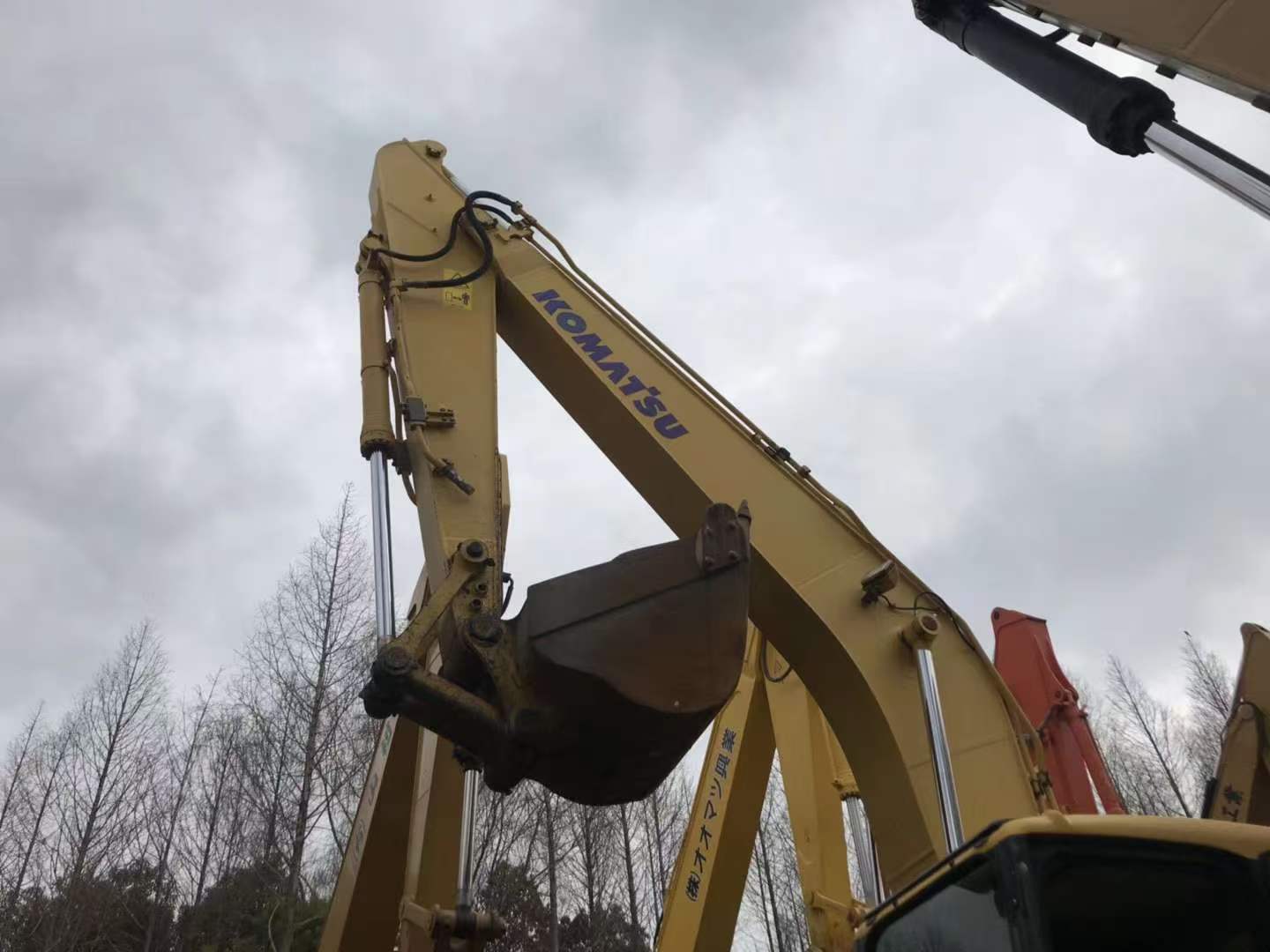 Komatsu 200-7 image 3