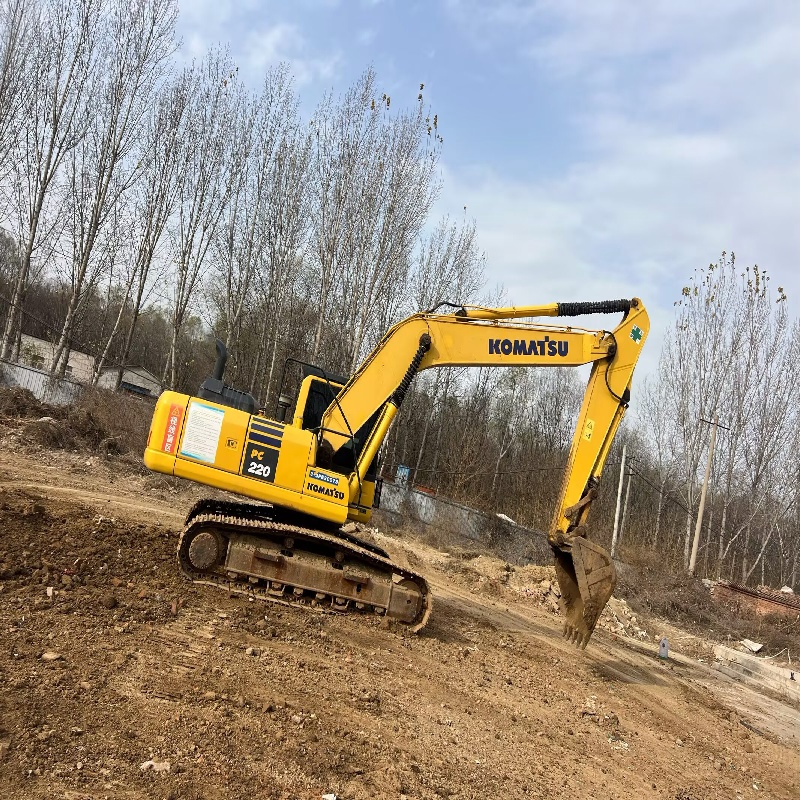 Komatsu 220 Authentic