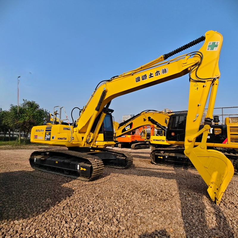 Komatsu 240