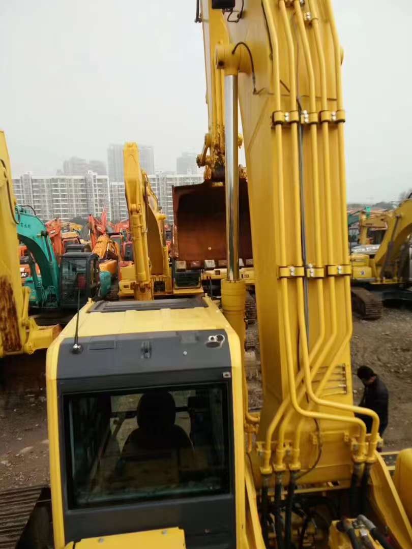 Komatsu 350-8 image 3