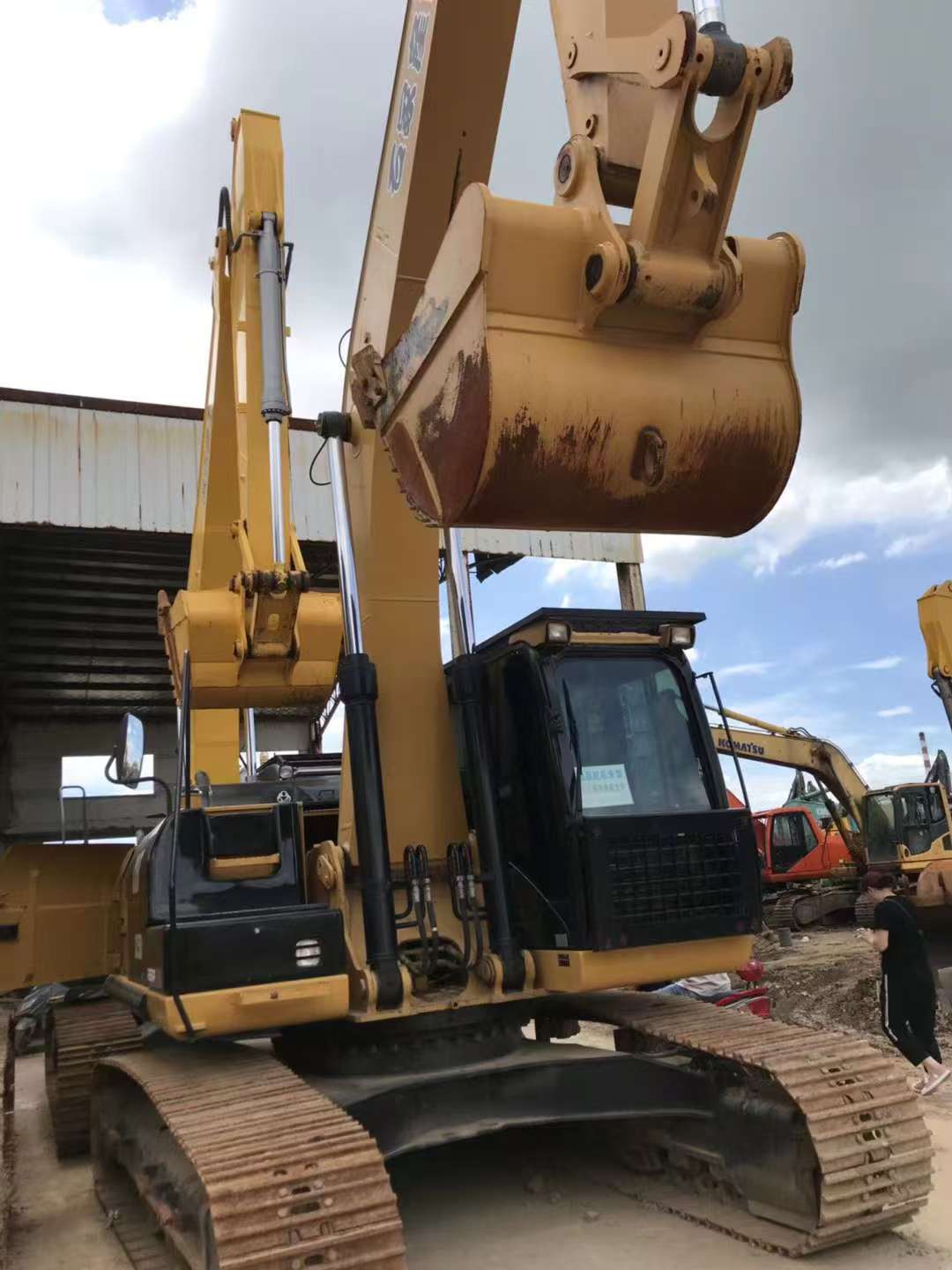 Caterpillar 325D image 3