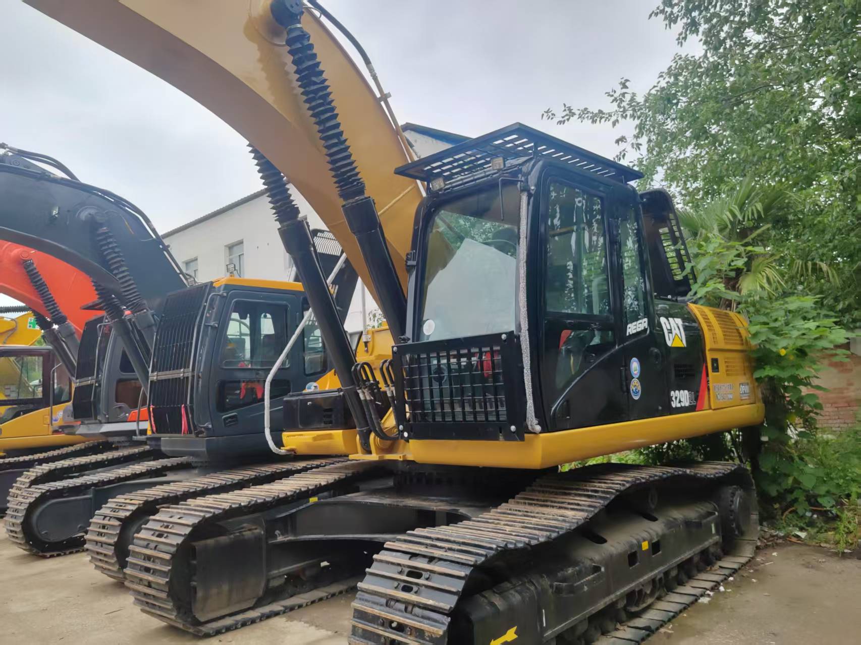 Caterpillar 329D 2 image 3