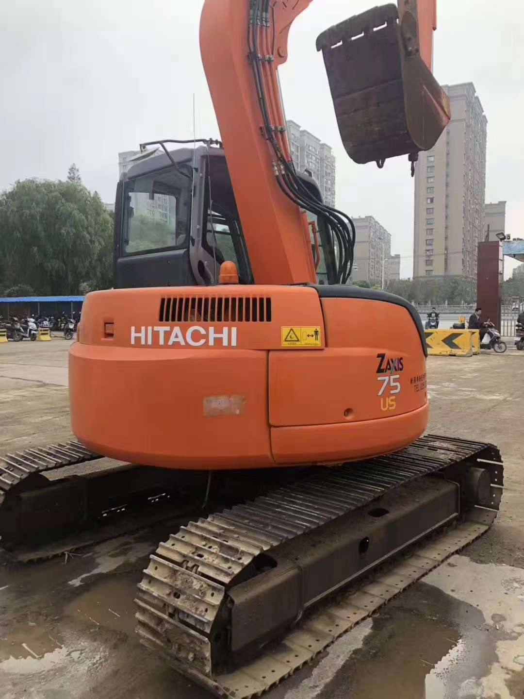 Hitachi 75 image 3