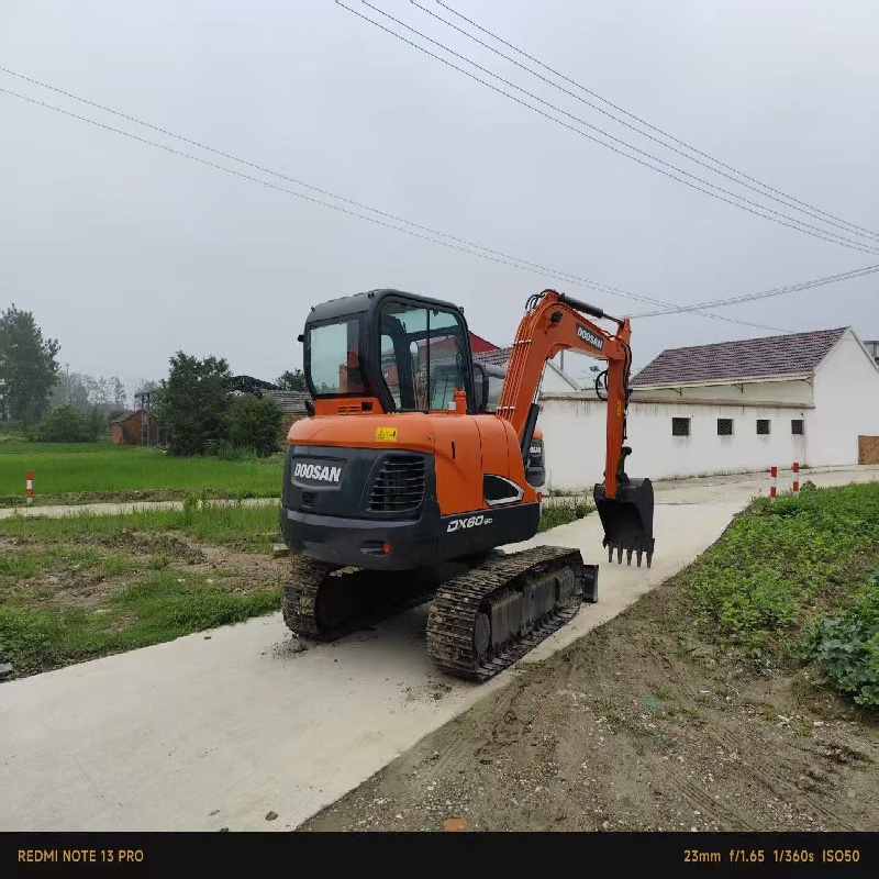 Doosan DX60 image 2