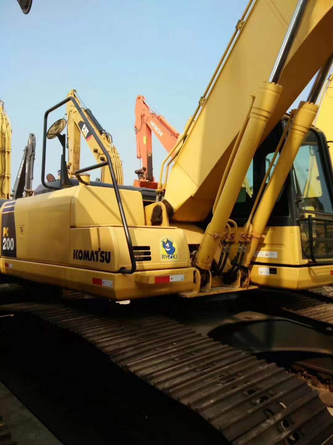 Komatsu 200-8 2 image 4
