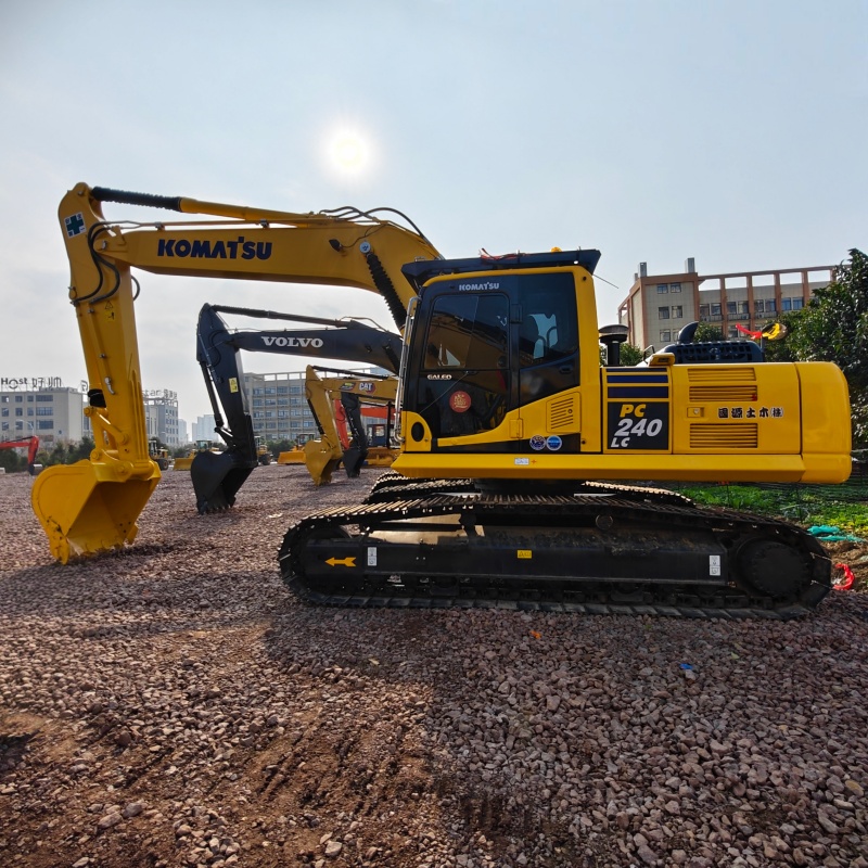Komatsu 240 image 4