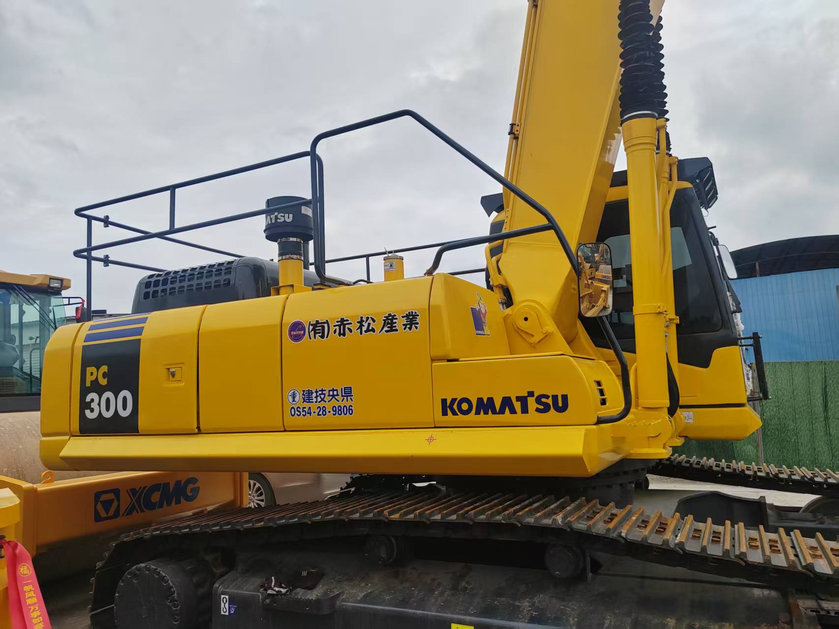 Komatsu 300-8 image 4