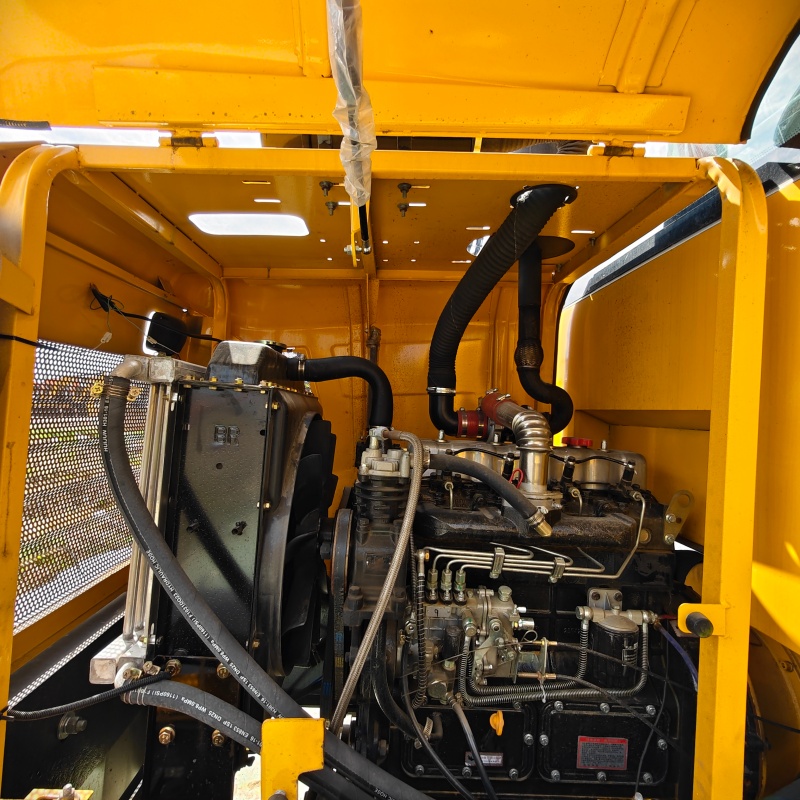 Komatsu 70 image 4