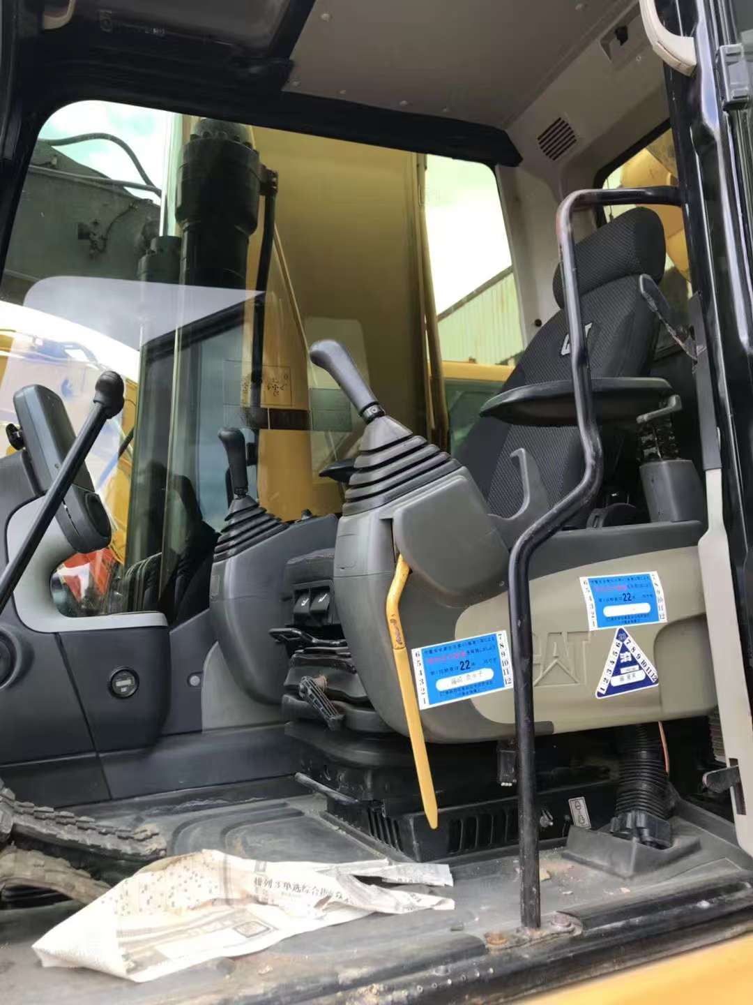 Caterpillar 325D image 4