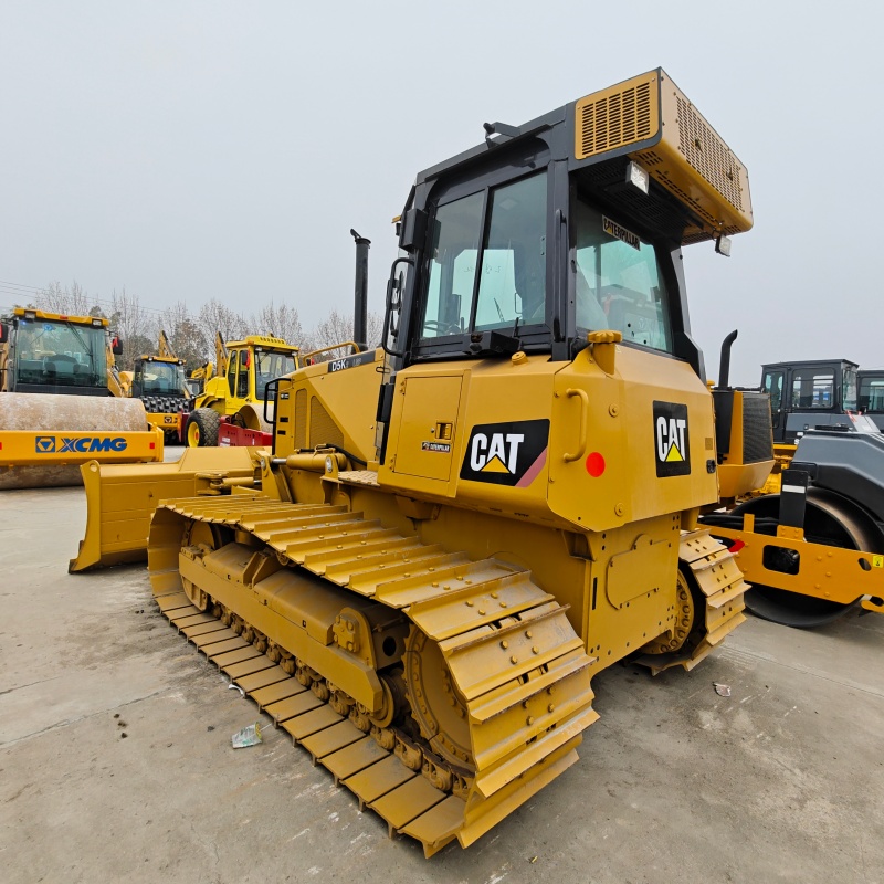 Caterpillar D5K image 4