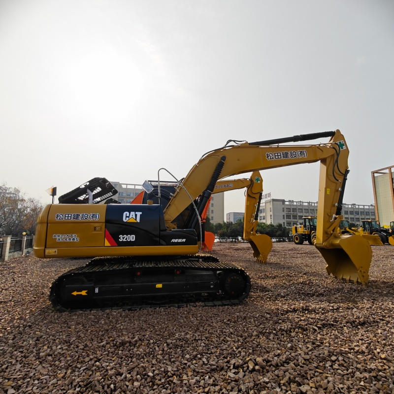 Caterpillar 320D image 4
