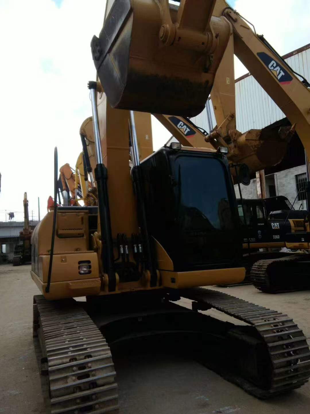 Caterpillar 318C image 4