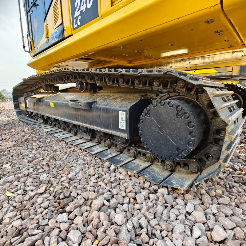 Komatsu 240 image 5