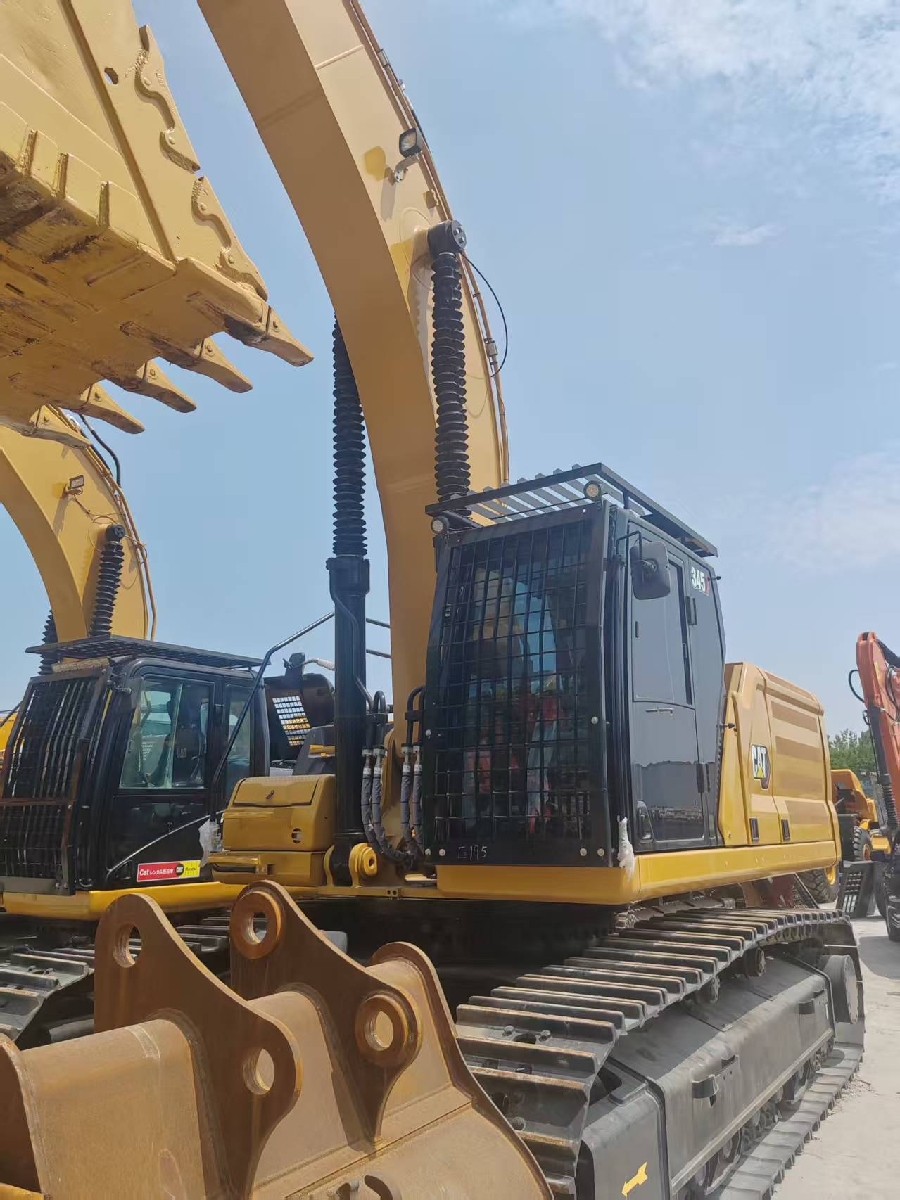 Caterpillar 345 image 4