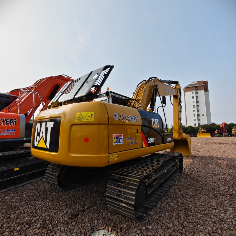 Caterpillar 320D2 image 5
