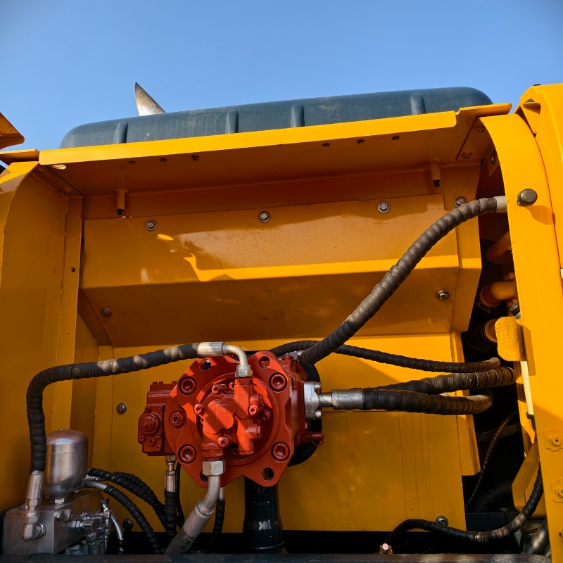 Hyundai 305 image 8