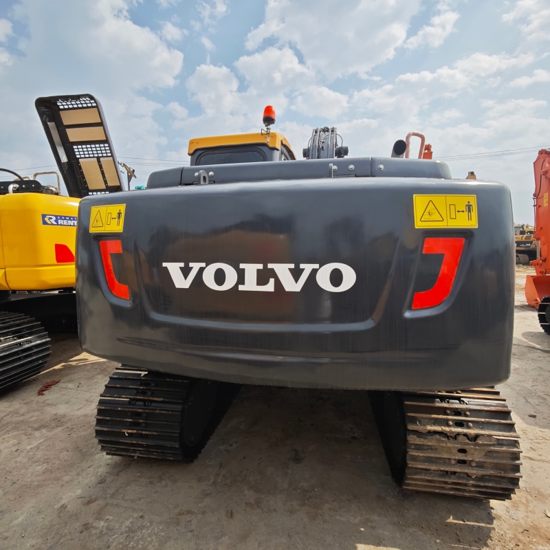 Volvo 140 image 7