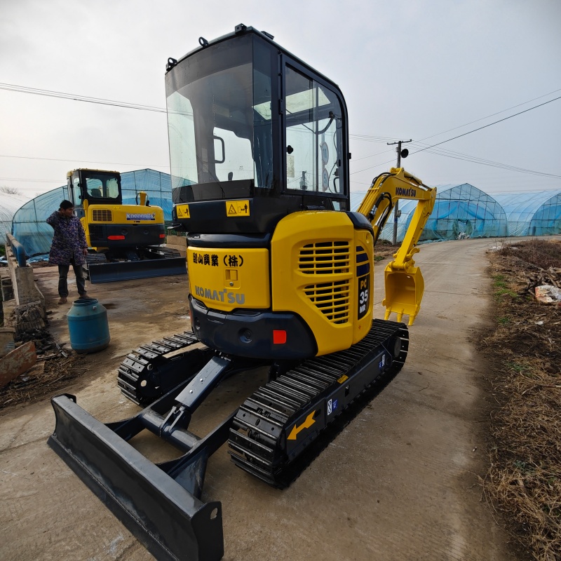 Komatsu 35 image 5