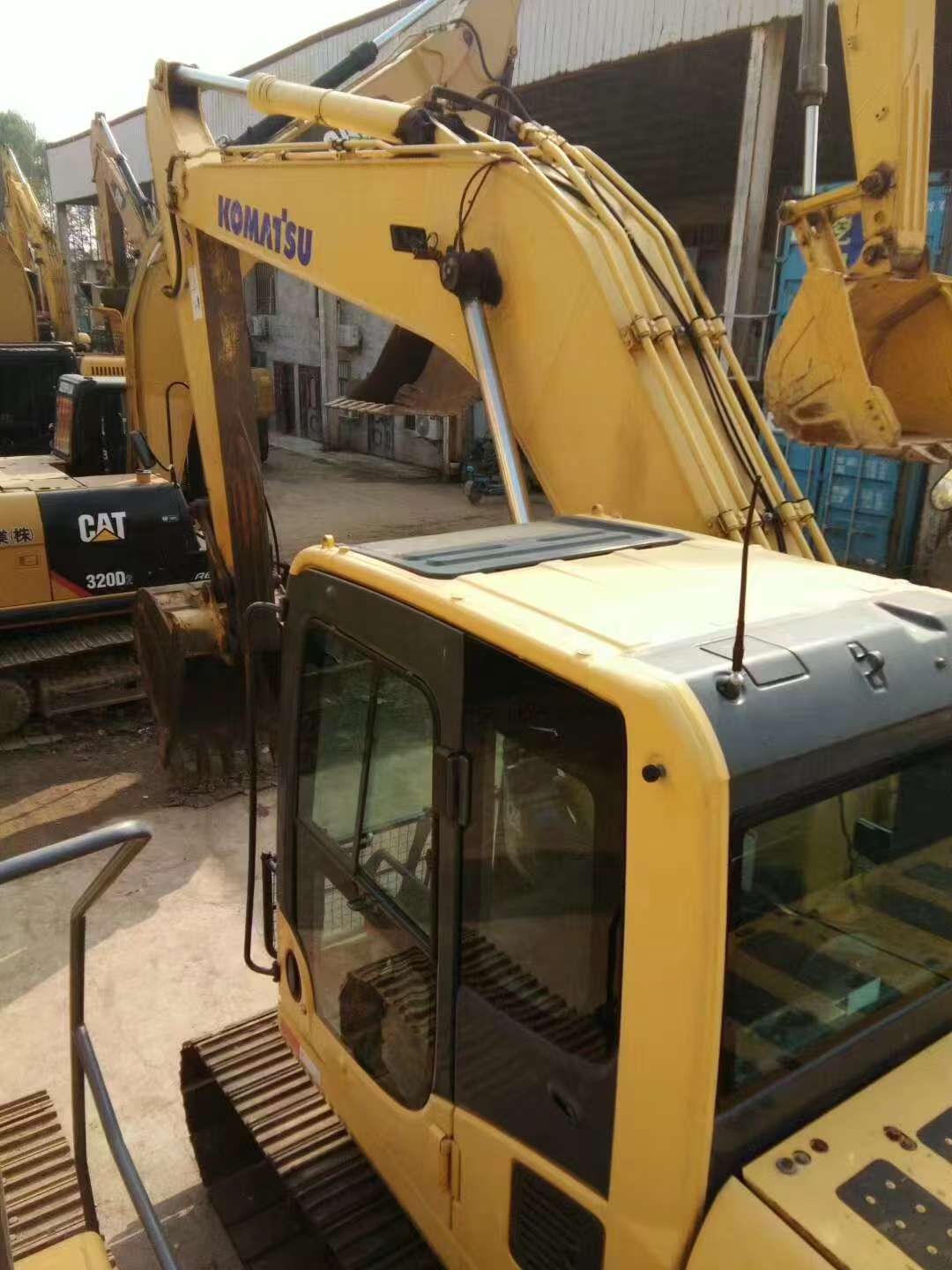 Komatsu 200-8 2 image 5