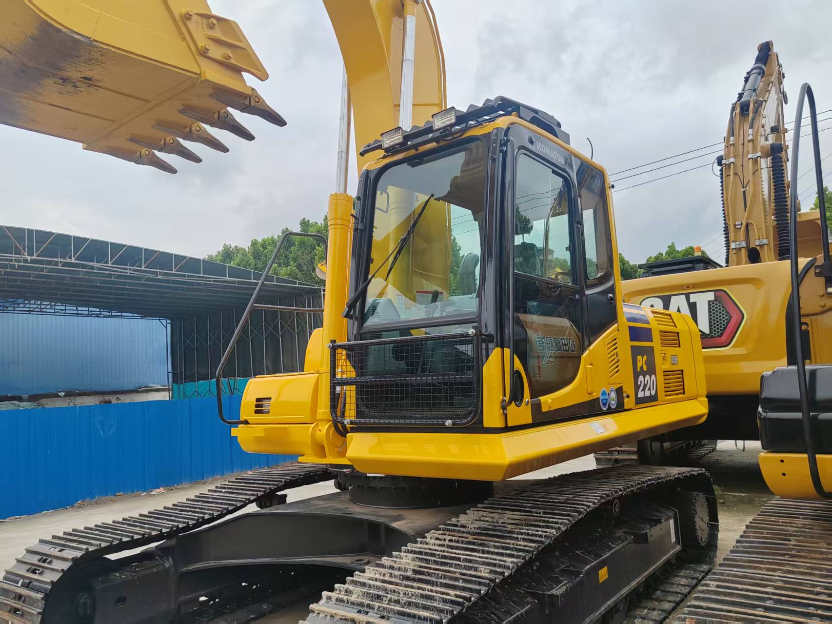 Komatsu 200-8 2 image 5