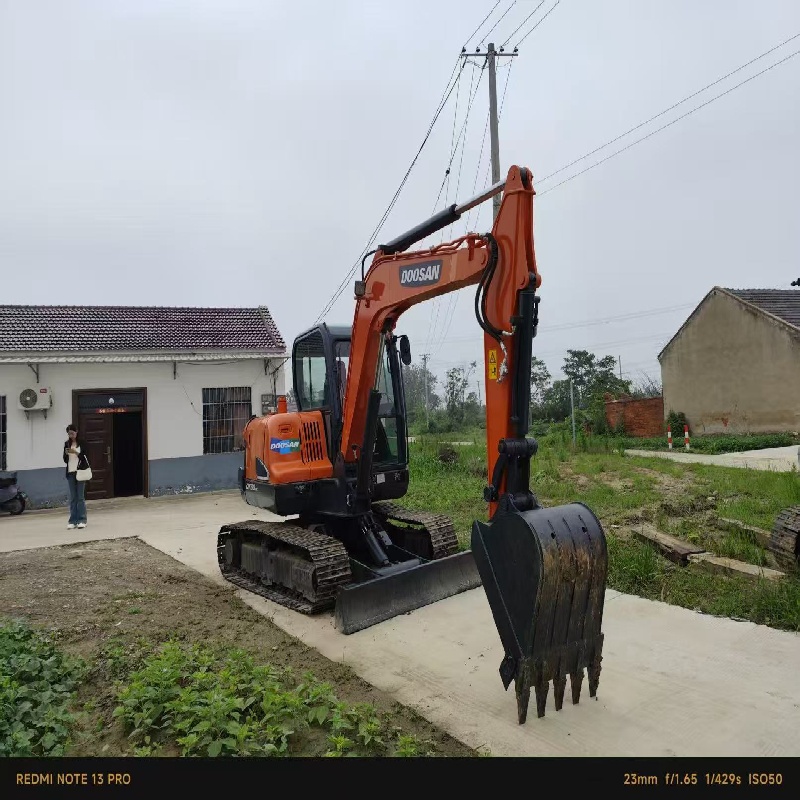Doosan DX60 image 4