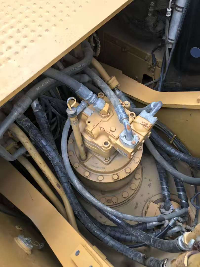Caterpillar 325D image 6