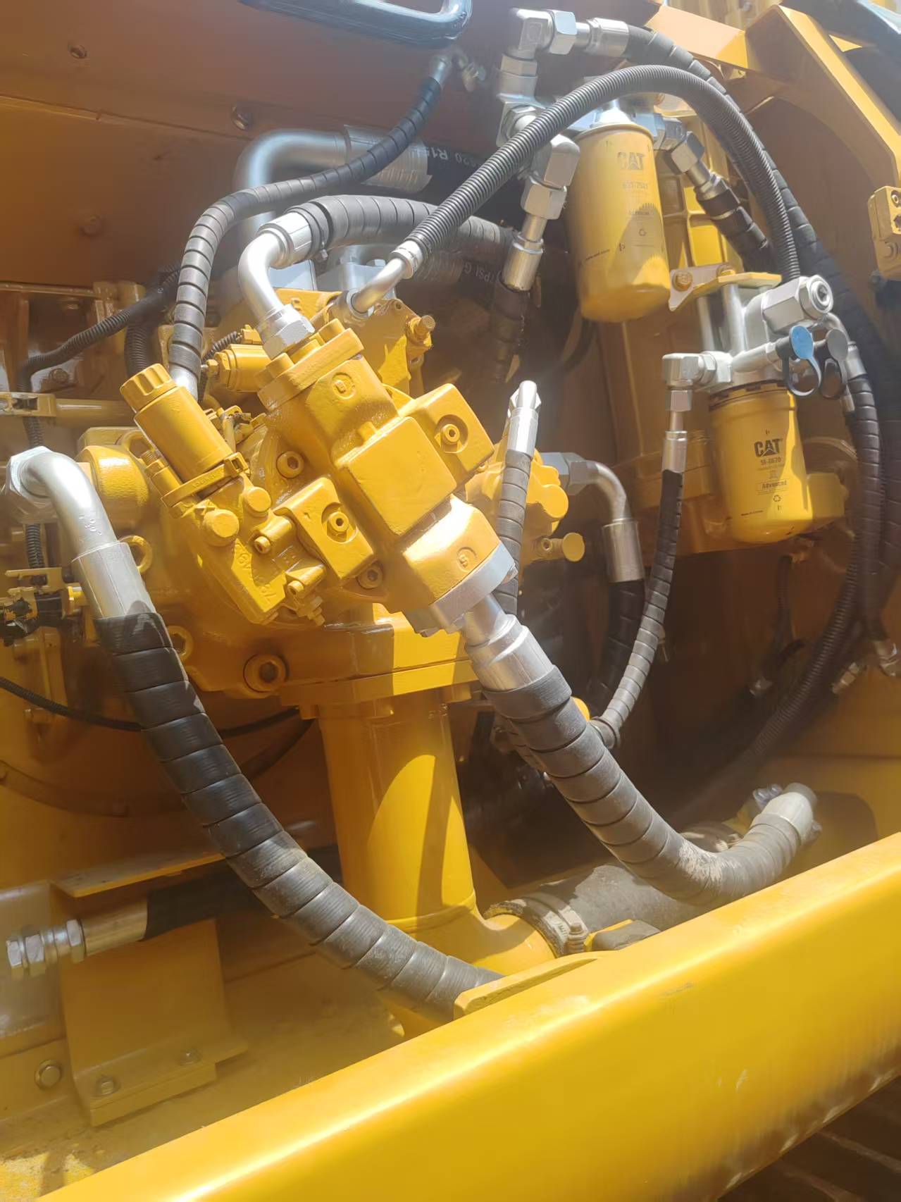 Caterpillar 336D2L image 6