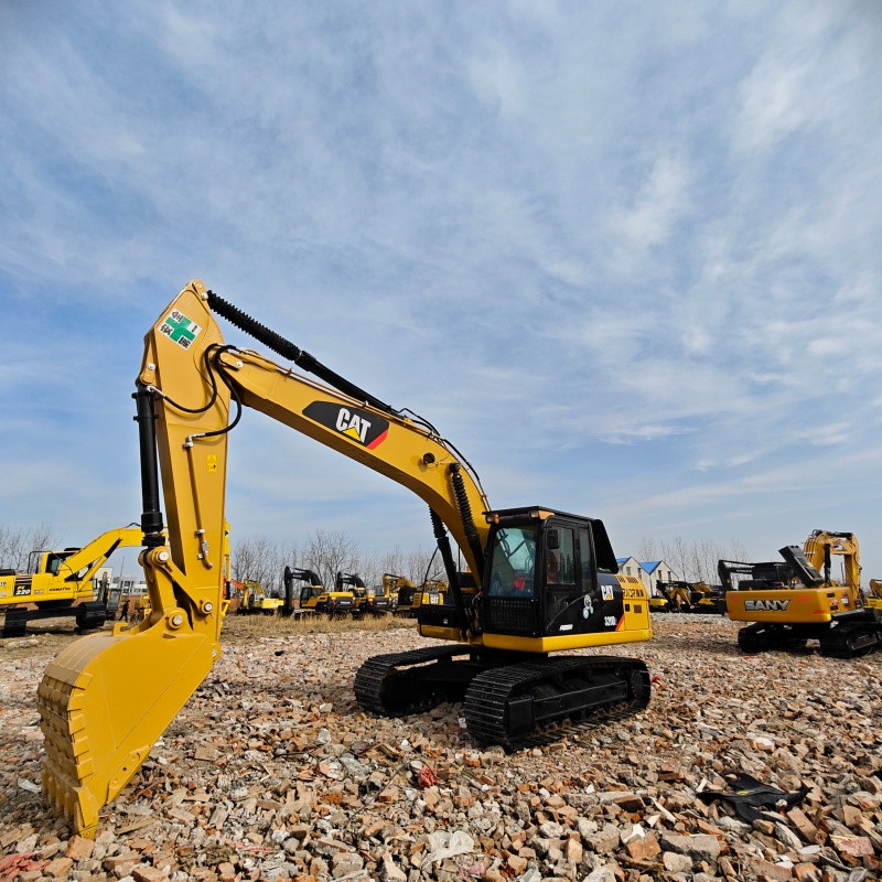 Caterpillar  320D2（3）