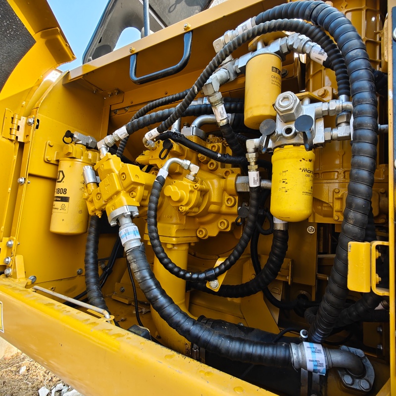 Caterpillar 336D image 8