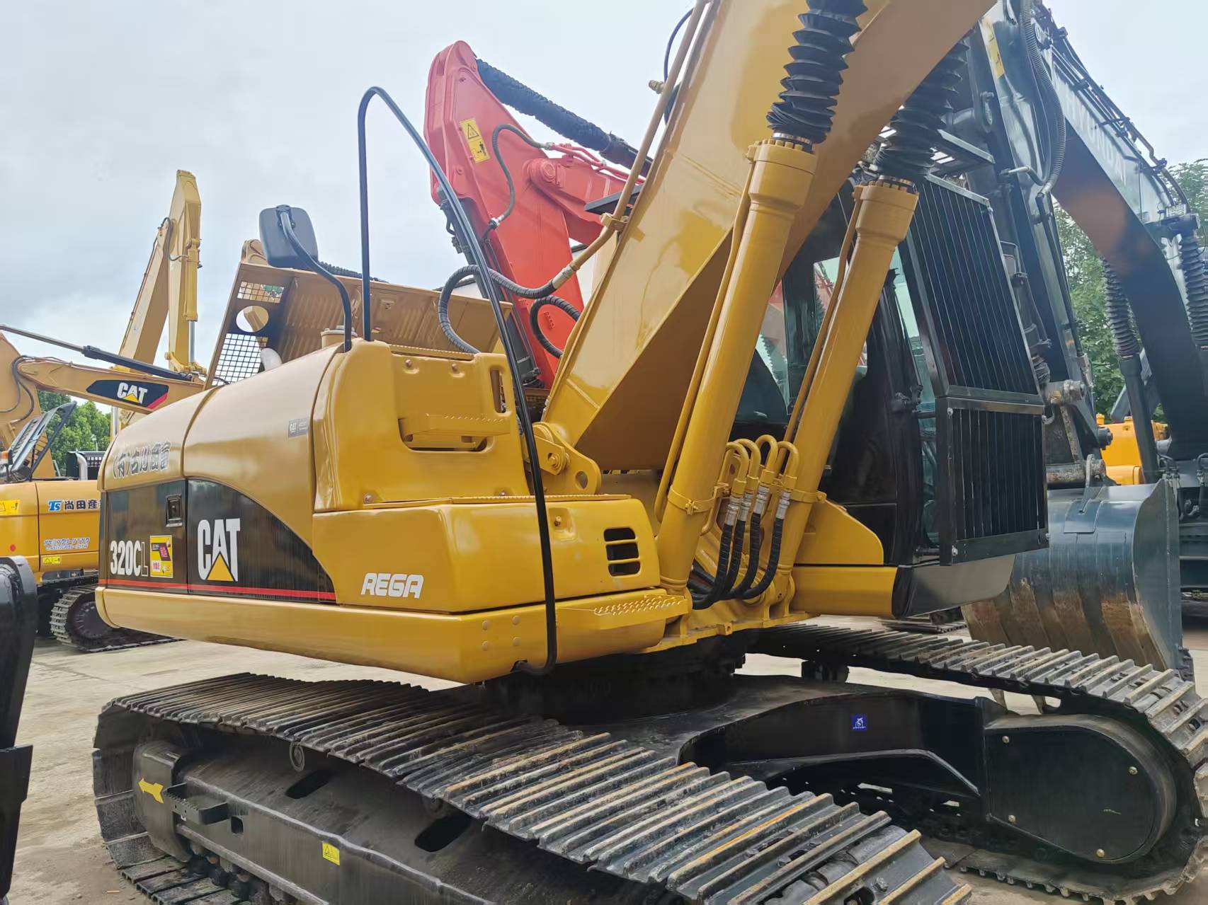 Caterpillar 320C image 6