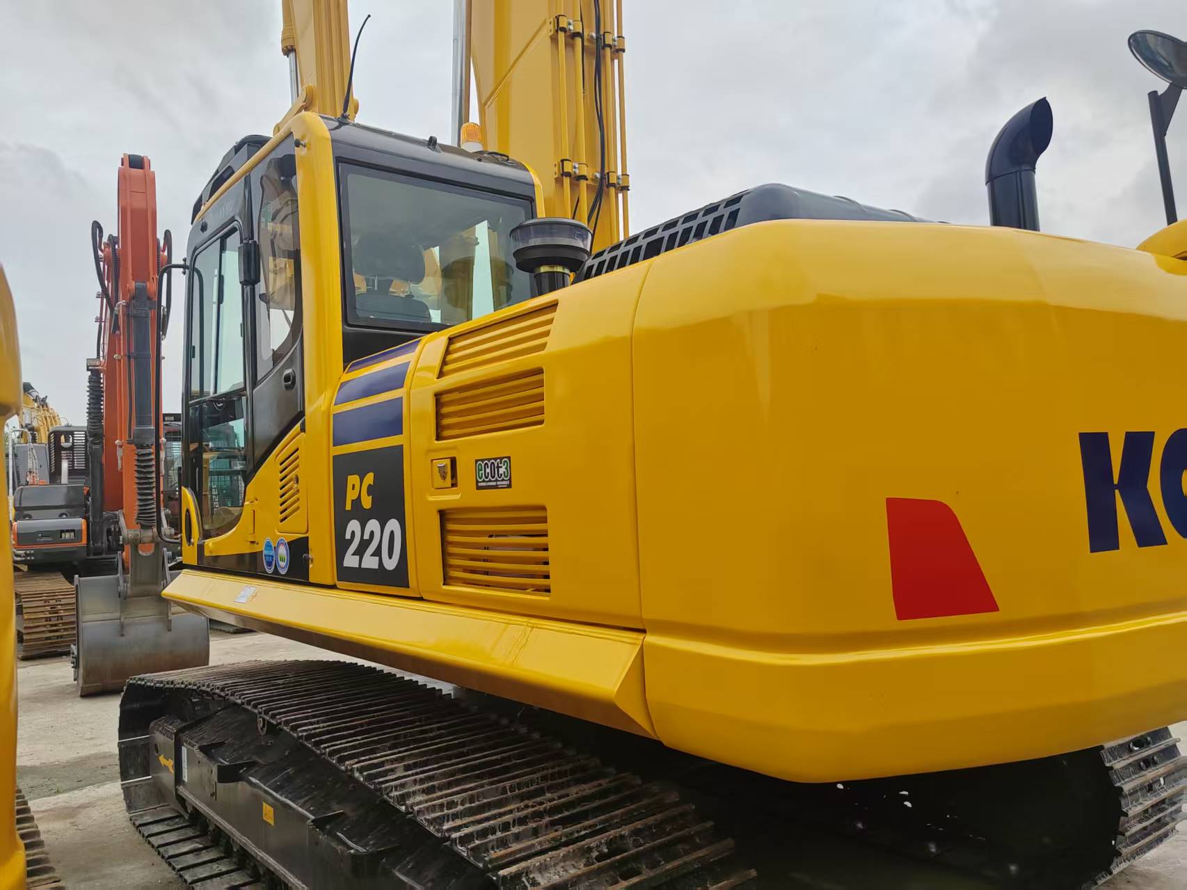 Komatsu 200-8 2 image 6