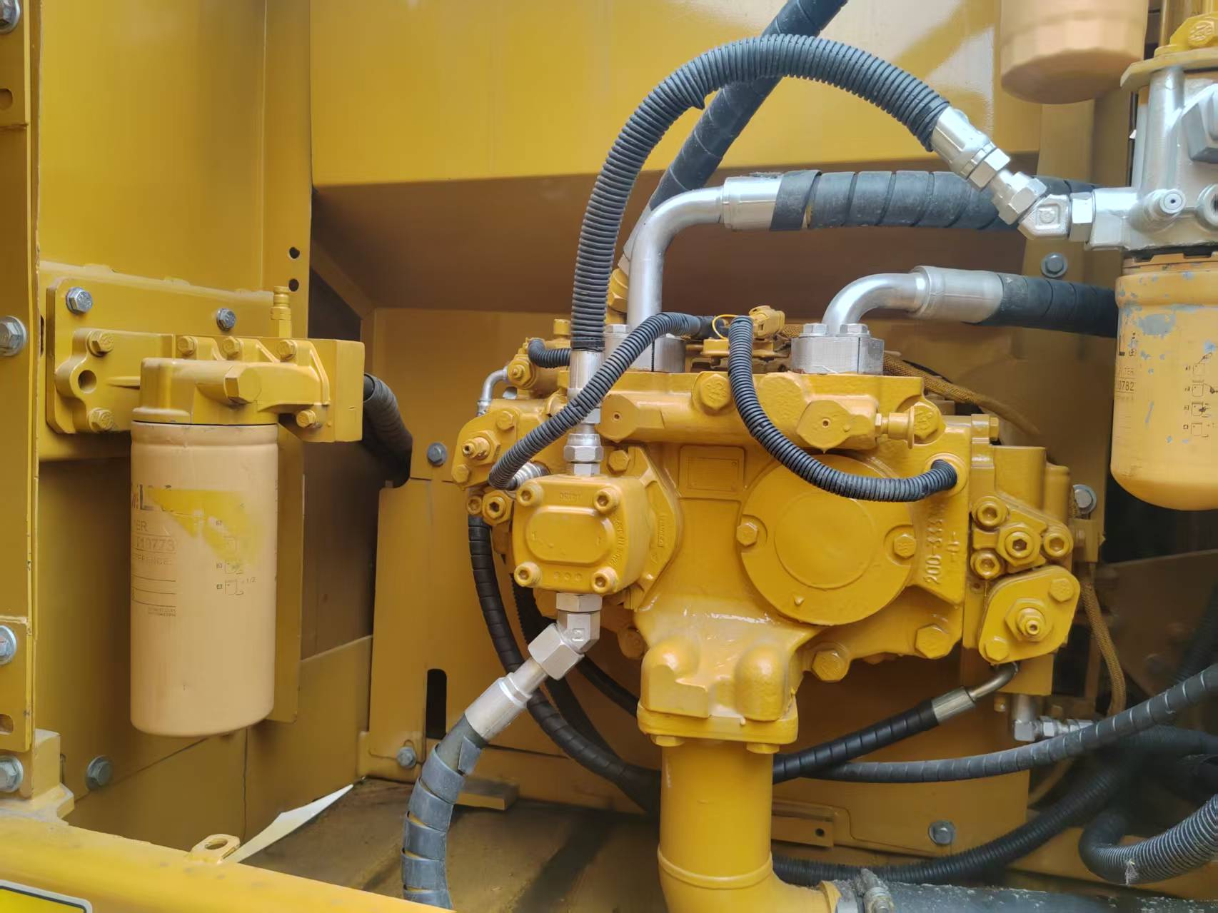 Caterpillar 323D2L image 7