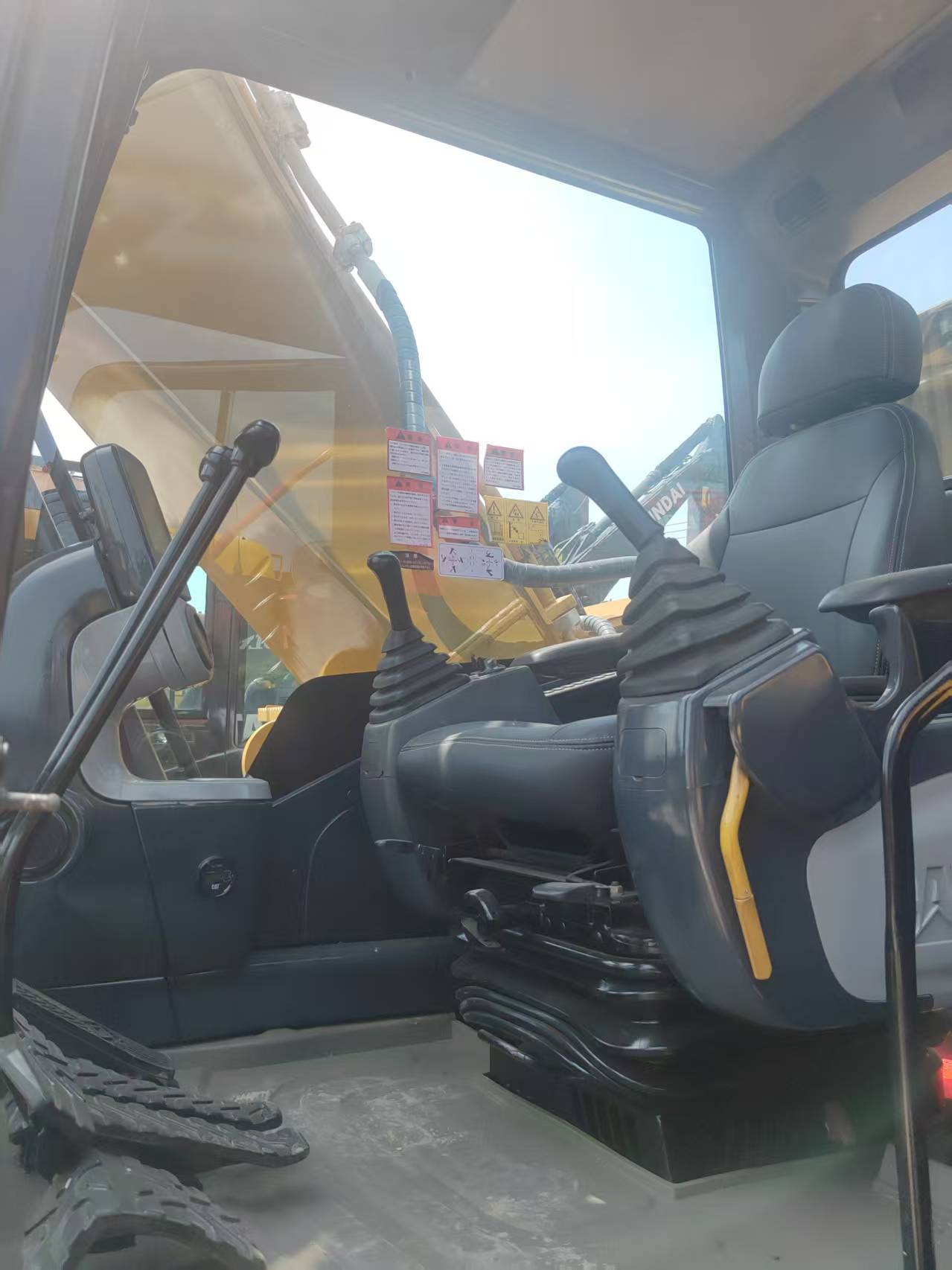 Caterpillar 325D2L image 7