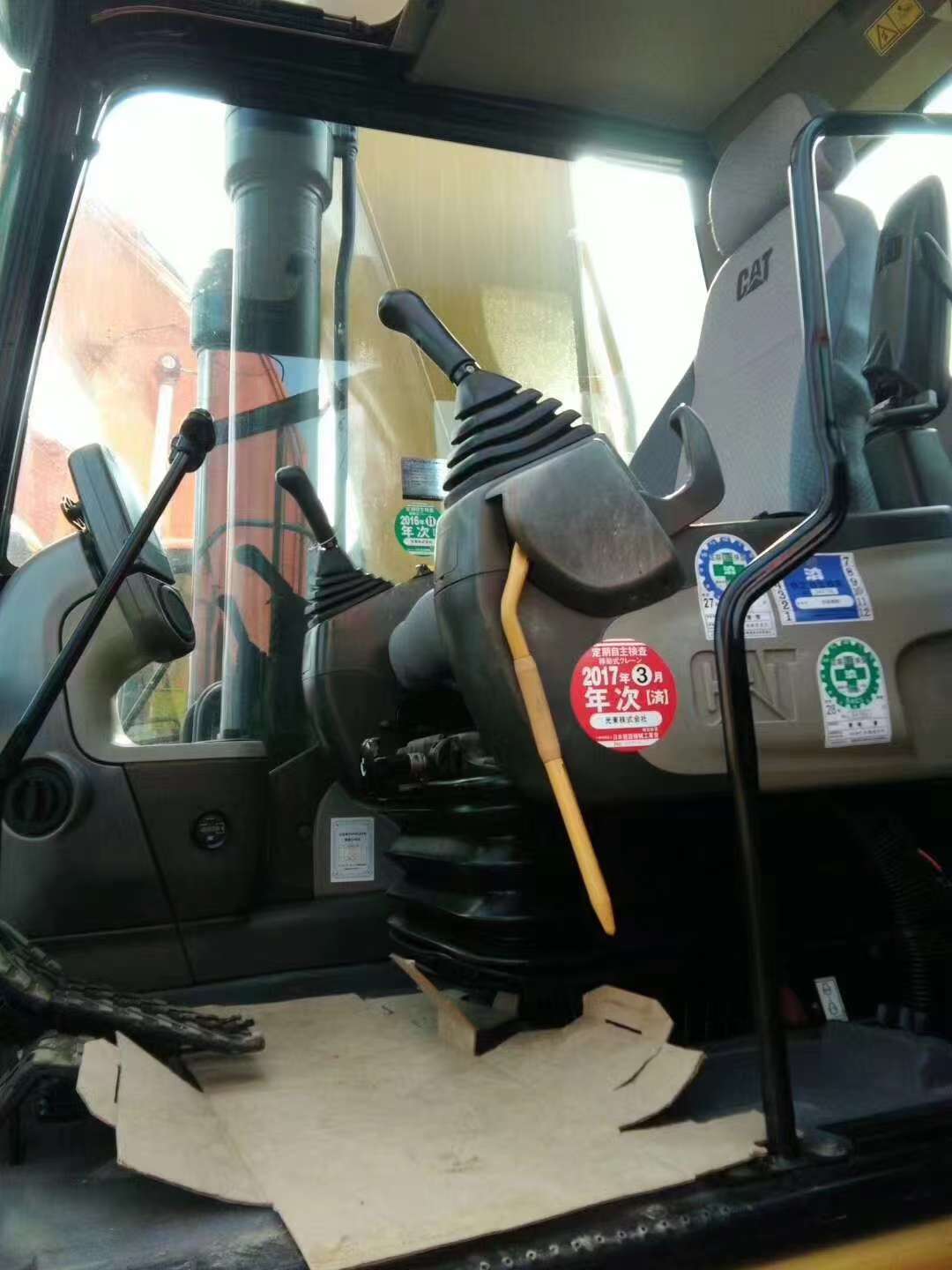 Caterpillar 329D image 7