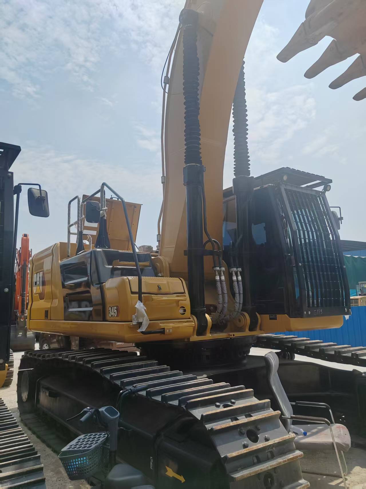 Caterpillar 345 image 6