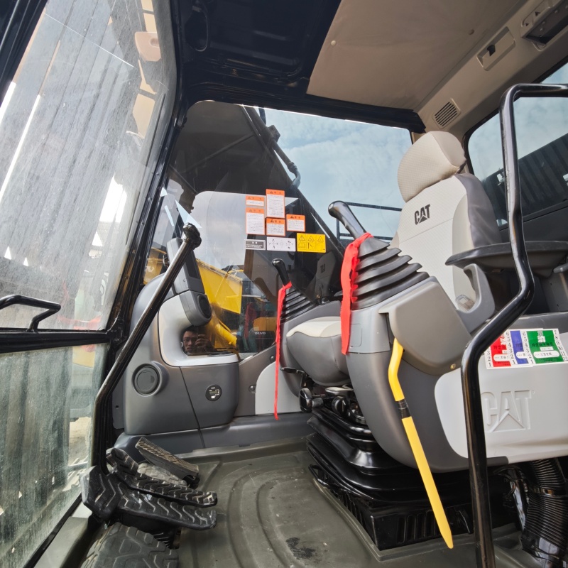 Caterpillar 324D image 8