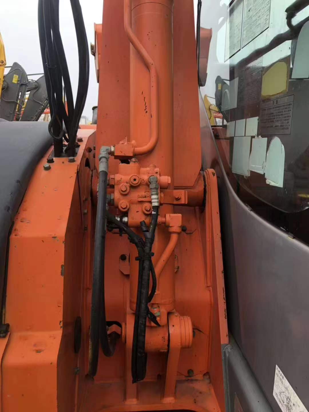 Hitachi 75 image 7
